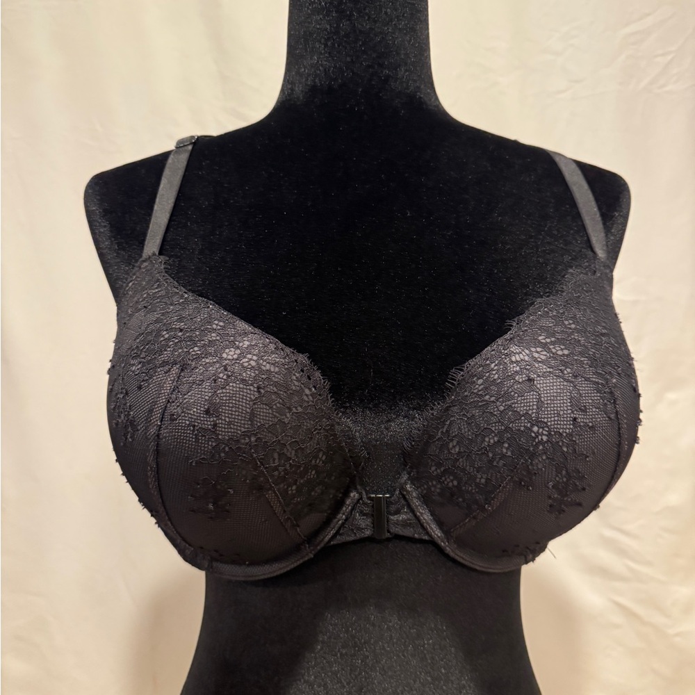 Victoria's Secret Black Lace Bra - Very Sexy Push-up